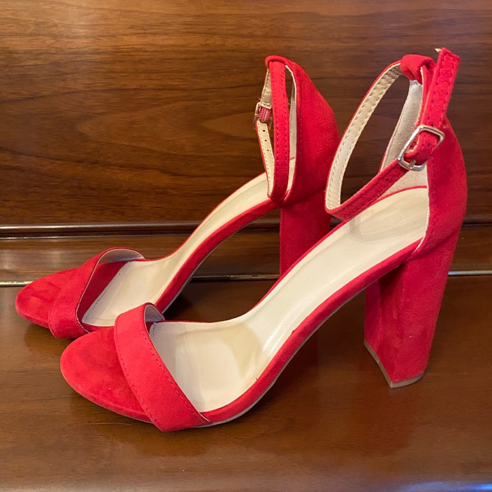Red heels - Picture 5 of 6